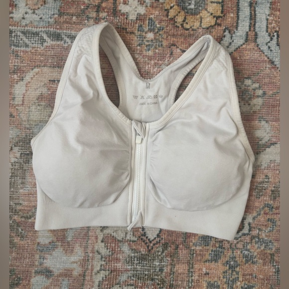 🌿🦋 WANAYOU Women's Seamless Sports Bra 3-Pack - Black, Beige, and White - Picture 9 of 16